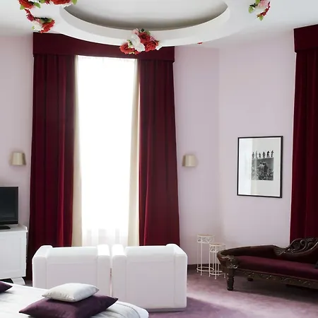 Suitehotel Pincoffs מלון 4*